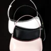 Bolso bandolera Bisou con abalorios
