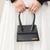 Bolso mediano de piel Chiquito Bolso mediano de piel Chiquito