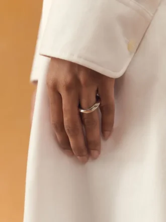 El anillo Tourni Anillo retorcido El anillo Tourni Anillo retorcido