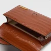 El bolso bandolera grande con solapa Bambino El bolso bandolera grande con solapa Bambino