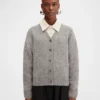 El cárdigan Jacquemus Cárdigan emblemático El cárdigan Jacquemus Cárdigan emblemático