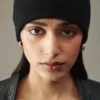El gorro J Gorro de punto fino El gorro J Gorro de punto fino