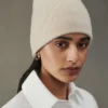 El gorro J Gorro de punto fino El gorro J Gorro de punto fino