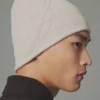 El gorro J Gorro de punto fino El gorro J Gorro de punto fino