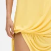 El minivestido Peplo Minivestido con cuello cuadrado
