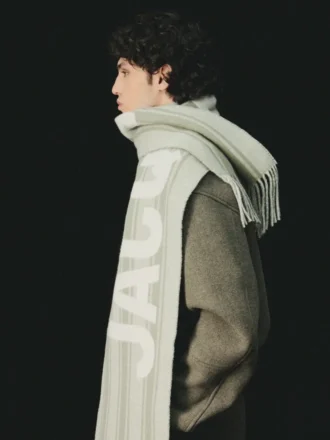 El pañuelo de Jacquemus Pañuelo con logotipo Fringe El pañuelo de Jacquemus Pañuelo con logotipo Fringe