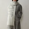 El pañuelo de Jacquemus Pañuelo con logotipo Fringe El pañuelo de Jacquemus Pañuelo con logotipo Fringe