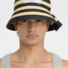 El sombrero Vela Sombrero de rafia plegado