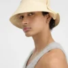 El sombrero Vela Sombrero de rafia plegado