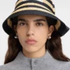 El sombrero Vela Sombrero de rafia plegado