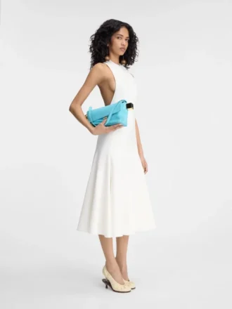 El vestido Favola Vestido acampanado con cuello halter El vestido Favola Vestido acampanado con cuello halter