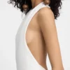 El vestido Favola Vestido acampanado con cuello halter El vestido Favola Vestido acampanado con cuello halter