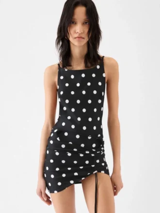 El vestido Spiaggia Vestido con cuello cuadrado y body integrado
