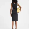 El vestido Spoglio Vestido asimétrico minimalista