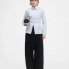 La camisa de traje Camisa de traje con espalda abierta La camisa de traje Camisa de traje con espalda abierta