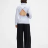 La camisa de traje Camisa de traje con espalda abierta La camisa de traje Camisa de traje con espalda abierta