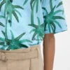 La camisa Jean Camisa de manga corta con estampado de palmeras y estrellas La camisa Jean Camisa de manga corta con estampado de palmeras y estrellas