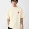 La camiseta de fresas Camiseta con logo y parche de fresas La camiseta de fresas Camiseta con logo y parche de fresas