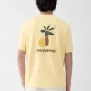 La camiseta Hello Dubai Camiseta con logotipo, vendida exclusivamente en línea y en nuestros puntos de venta de los Emiratos Árabes Unidos La camiseta Hello Dubai Camiseta con logotipo, vendida exclusivamente en línea y en nuestros puntos de venta de los Emiratos Árabes Unidos