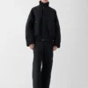 La chaqueta Gore-Tex Chaqueta Gore-Tex 2 en 1 Jacquemus + Nike – Colaboración Jacquemus + Nike La chaqueta Gore-Tex Chaqueta Gore-Tex 2 en 1 Jacquemus + Nike – Colaboración Jacquemus + Nike