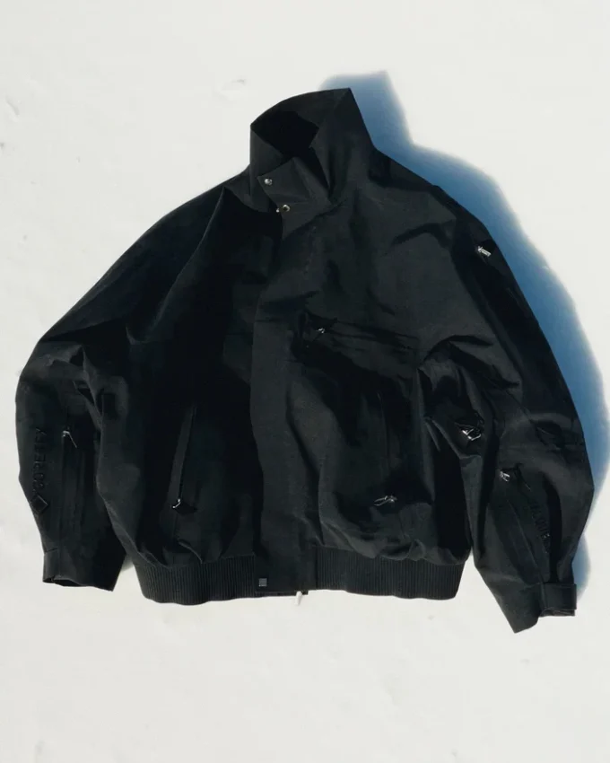 La chaqueta Gore-Tex Chaqueta Gore-Tex 2 en 1 Jacquemus + Nike – Colaboración Jacquemus + Nike La chaqueta Gore-Tex Chaqueta Gore-Tex 2 en 1 Jacquemus + Nike – Colaboración Jacquemus + Nike