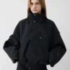 La chaqueta Gore-Tex Chaqueta Gore-Tex 2 en 1 Jacquemus + Nike – Colaboración Jacquemus + Nike La chaqueta Gore-Tex Chaqueta Gore-Tex 2 en 1 Jacquemus + Nike – Colaboración Jacquemus + Nike