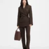 La chaqueta Tibau Blazer asimétrico de doble botonadura