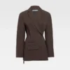 La chaqueta Tibau Blazer asimétrico de doble botonadura