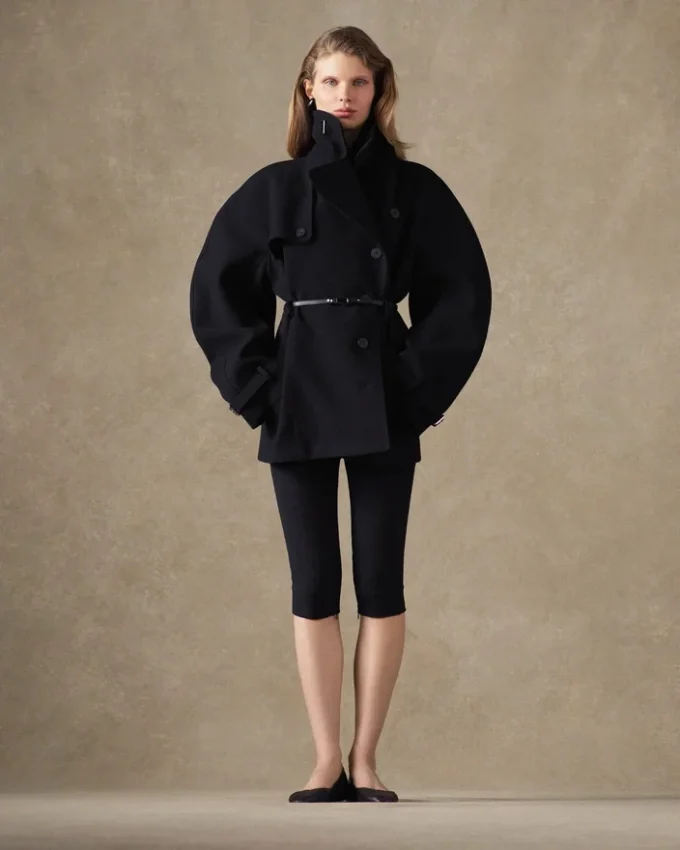 La gabardina corta Ovalo Gabardina Hourglass La gabardina corta Ovalo Gabardina Hourglass