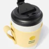 La taza Dubai Taza de viaje – Vendida exclusivamente en línea y en nuestros puntos de venta de los Emiratos Árabes Unidos La taza Dubai Taza de viaje – Vendida exclusivamente en línea y en nuestros puntos de venta de los Emiratos Árabes Unidos
