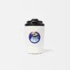 La taza Mykonos Taza de viaje – Vendida exclusivamente en línea y en nuestro resort de Mykonos La taza Mykonos Taza de viaje – Vendida exclusivamente en línea y en nuestro resort de Mykonos
