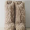 Las botas altas de pelo sintético Yeti Moon Boot de Jacquemus, en colaboración con Moon Boot Las botas altas de pelo sintético Yeti Moon Boot de Jacquemus, en colaboración con Moon Boot