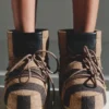 Las botas de rayas Icon Low de JACQUEMUS en colaboración con Moon Boot
