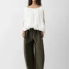 Los pantalones Ovalo Pantalones acampanados Los pantalones Ovalo Pantalones acampanados