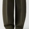 Los pantalones Ovalo Pantalones acampanados Los pantalones Ovalo Pantalones acampanados
