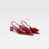 Los zapatos destalonados bajos Duelo Tacones bajos redondos y cuadrados Los zapatos destalonados bajos Duelo Tacones bajos redondos y cuadrados