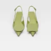 Los zapatos destalonados bajos Duelo Tacones bajos redondos y cuadrados Los zapatos destalonados bajos Duelo Tacones bajos redondos y cuadrados