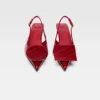 Los zapatos destalonados bajos Duelo Tacones bajos redondos y cuadrados Los zapatos destalonados bajos Duelo Tacones bajos redondos y cuadrados