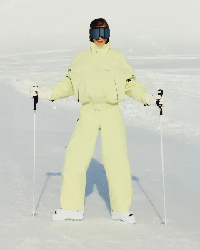 Pantalones entallados de Gore-Tex Jacquemus + Nike Pantalones entallados de Gore-Tex – Colaboración entre Jacquemus y Nike Pantalones entallados de Gore-Tex Jacquemus + Nike Pantalones entallados de Gore-Tex – Colaboración entre Jacquemus y Nike