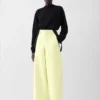 Pantalones entallados de Gore-Tex Jacquemus + Nike Pantalones entallados de Gore-Tex – Colaboración entre Jacquemus y Nike Pantalones entallados de Gore-Tex Jacquemus + Nike Pantalones entallados de Gore-Tex – Colaboración entre Jacquemus y Nike