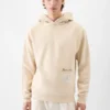 Sudadera con capucha Montaigne Sudadera con capucha y logotipo, vendida exclusivamente en línea y en nuestra tienda de París. Sudadera con capucha Montaigne Sudadera con capucha y logotipo, vendida exclusivamente en línea y en nuestra tienda de París.