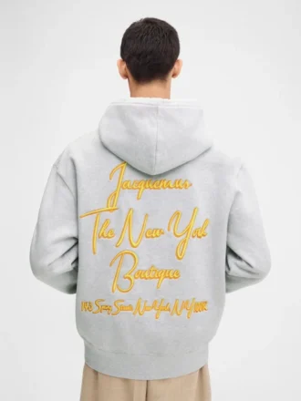 Sudadera con capucha The New York Sudadera con capucha y logotipo, vendida exclusivamente en línea y en nuestra boutique de Nueva York Sudadera con capucha The New York Sudadera con capucha y logotipo, vendida exclusivamente en línea y en nuestra boutique de Nueva York