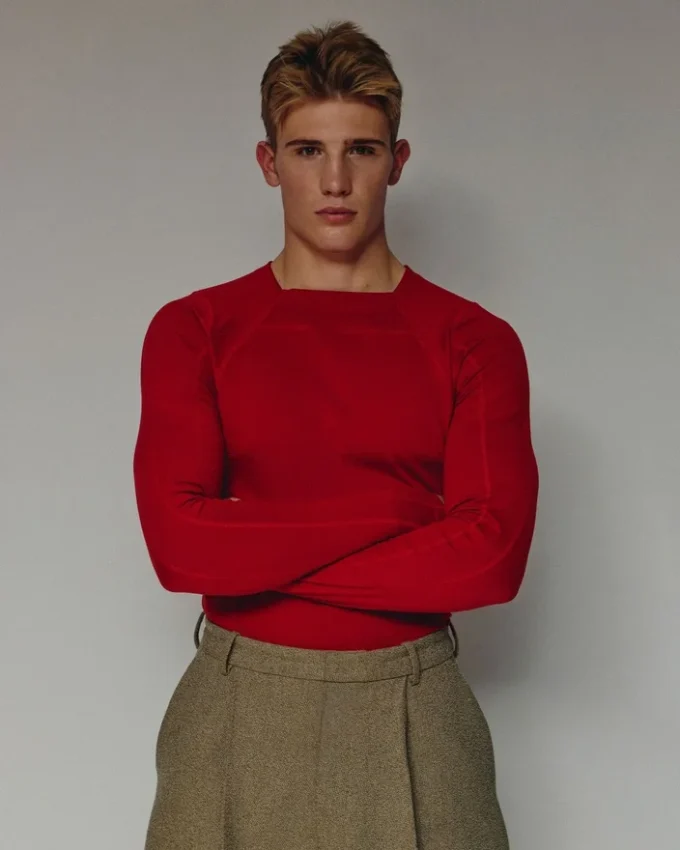 Top con cuello alto Jacquemus + Nike Top de manga larga – Colaboración Jacquemus + Nike Top con cuello alto Jacquemus + Nike Top de manga larga – Colaboración Jacquemus + Nike
