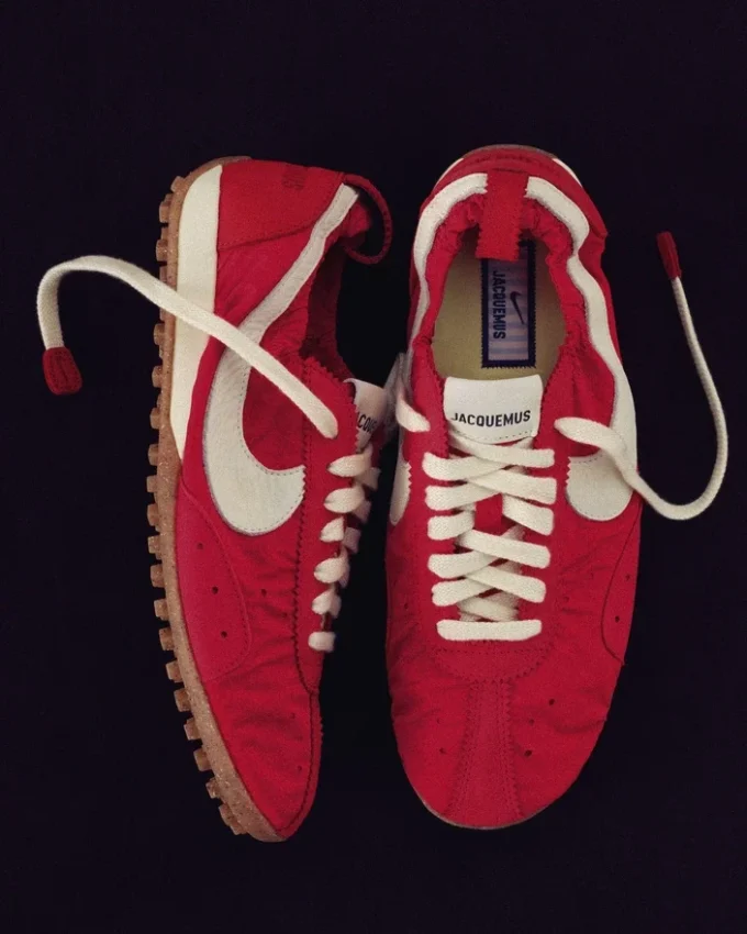 Zapatillas Moon Shoe Zapatillas unisex Moon Shoes de Jacquemus + Nike – Colaboración entre Jacquemus y Nike Zapatillas Moon Shoe Zapatillas unisex Moon Shoes de Jacquemus + Nike – Colaboración entre Jacquemus y Nike