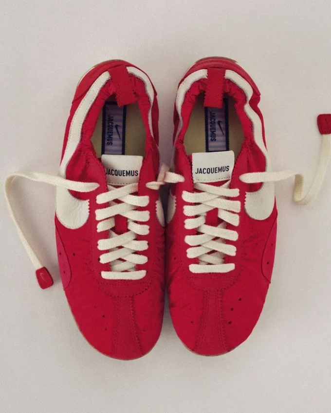 Zapatillas Moon Shoe Zapatillas unisex Moon Shoes de Jacquemus + Nike – Colaboración entre Jacquemus y Nike Zapatillas Moon Shoe Zapatillas unisex Moon Shoes de Jacquemus + Nike – Colaboración entre Jacquemus y Nike