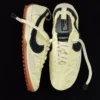 Zapatillas Moon Shoe Zapatillas unisex Moon Shoes de Jacquemus + Nike – Colaboración entre Jacquemus y Nike Zapatillas Moon Shoe Zapatillas unisex Moon Shoes de Jacquemus + Nike – Colaboración entre Jacquemus y Nike