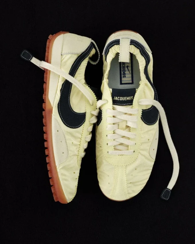 Zapatillas Moon Shoe Zapatillas unisex Moon Shoes de Jacquemus + Nike – Colaboración entre Jacquemus y Nike Zapatillas Moon Shoe Zapatillas unisex Moon Shoes de Jacquemus + Nike – Colaboración entre Jacquemus y Nike